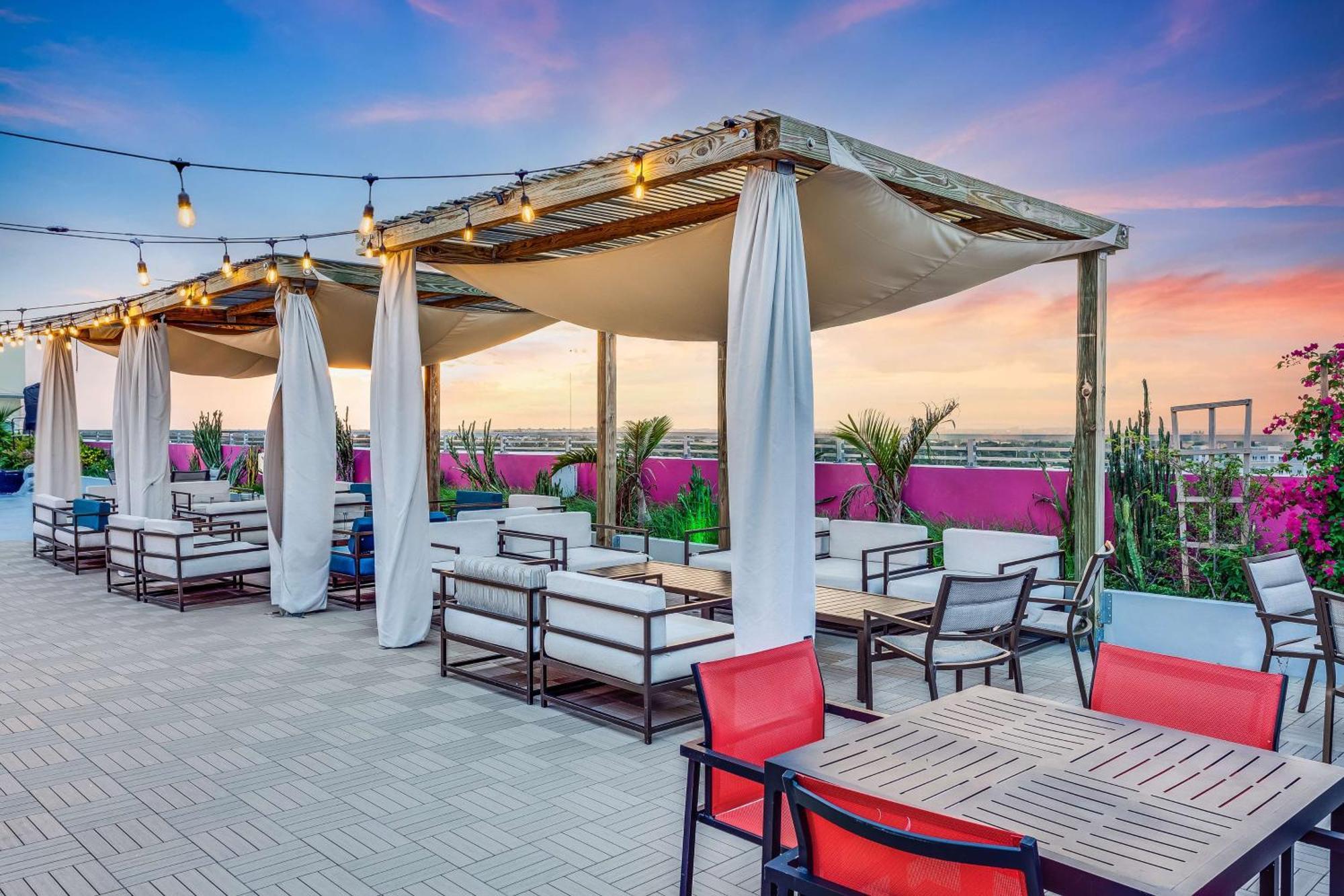 Serena Hotel Aventura Miami, Tapestry Collection By Hilton エクステリア 写真