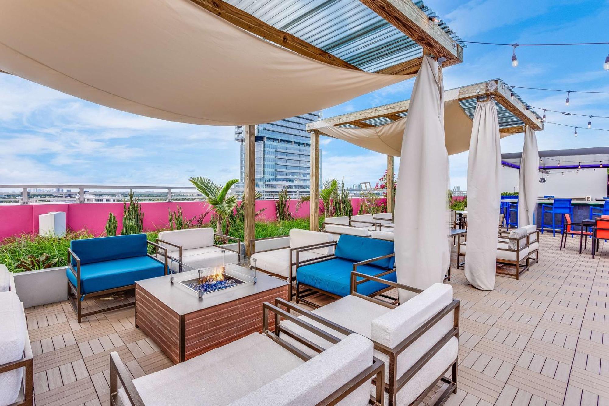 Serena Hotel Aventura Miami, Tapestry Collection By Hilton エクステリア 写真