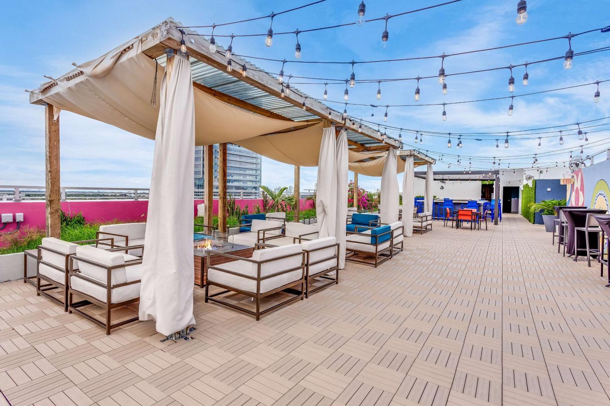 Serena Hotel Aventura Miami, Tapestry Collection By Hilton エクステリア 写真