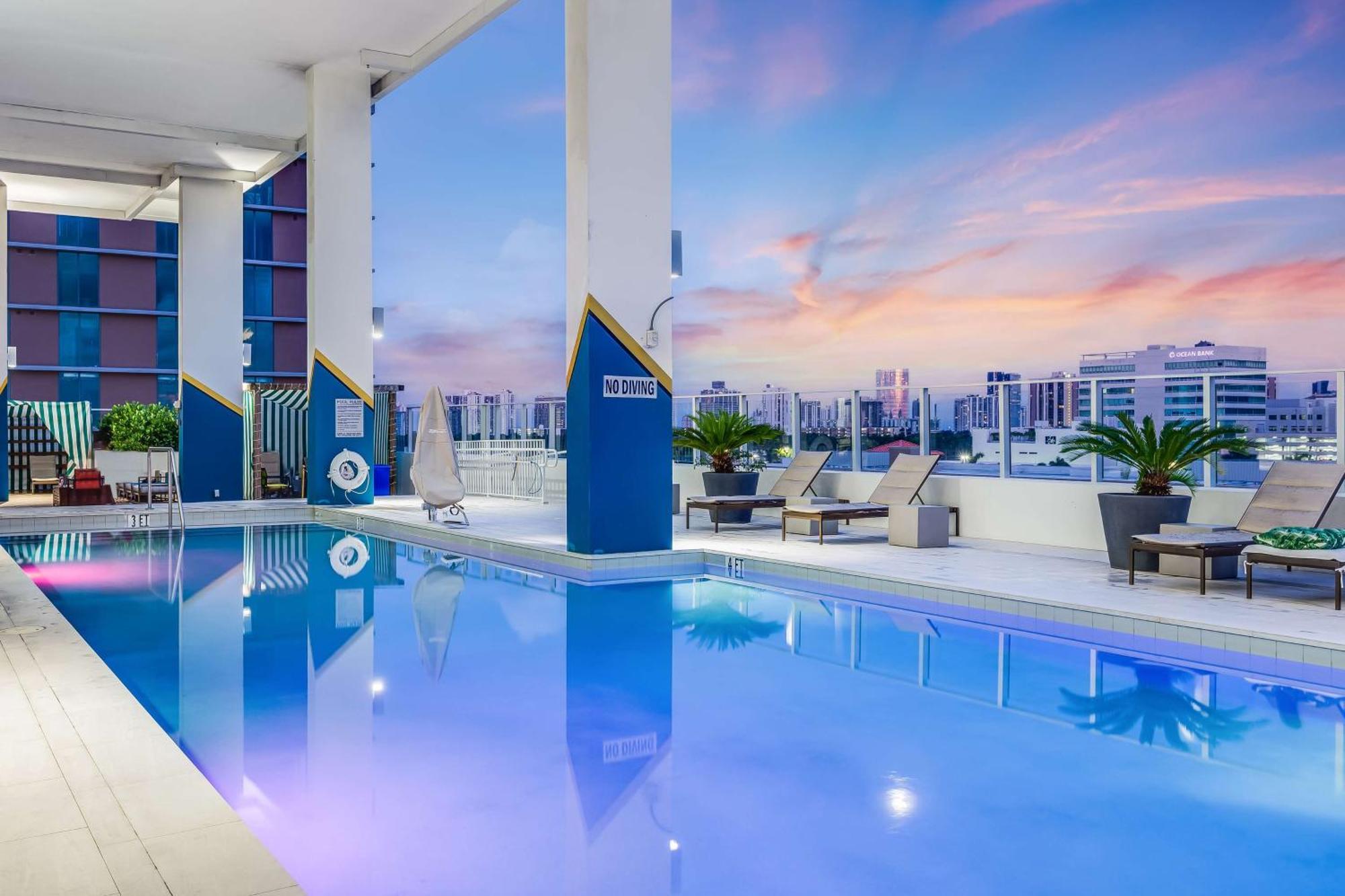 Serena Hotel Aventura Miami, Tapestry Collection By Hilton エクステリア 写真